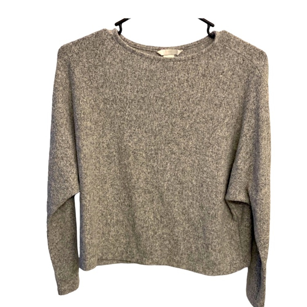 Light Gray Long Sleeve Crop Top. Very Lightweight And Soft And Warm. Size XS.